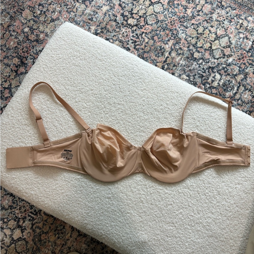 NWOT SKIMS wired bra with removable straps - 34DDD